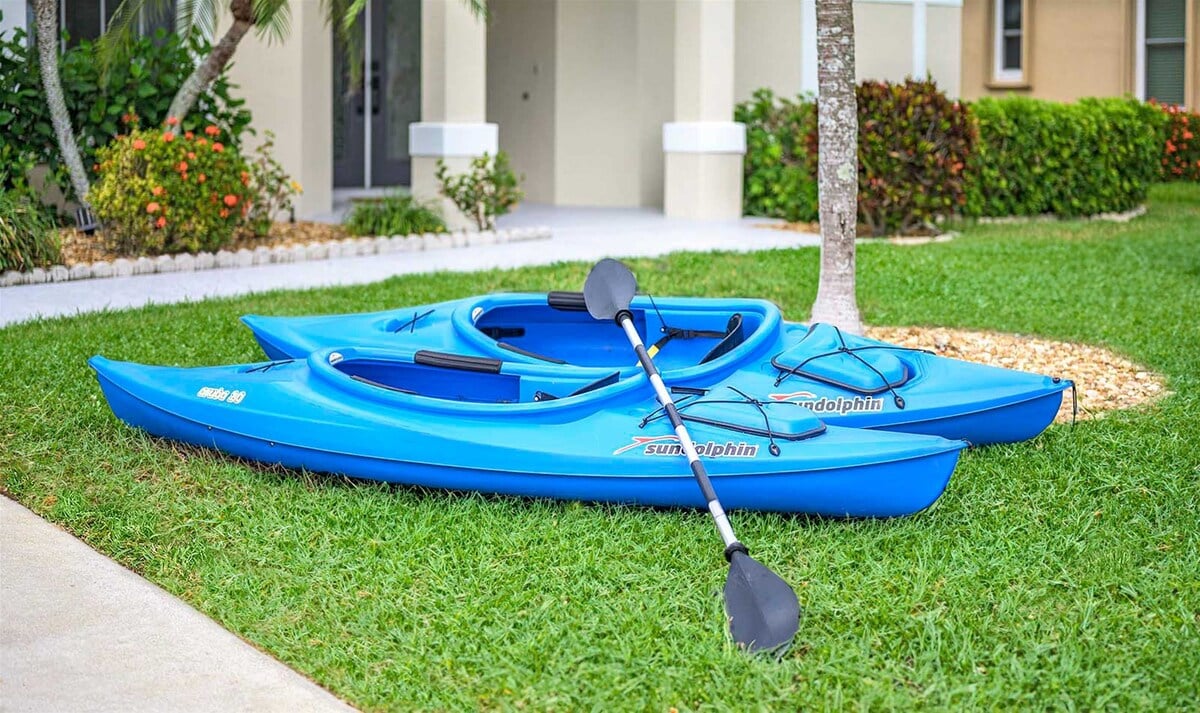 Beheizter Pool mit Blick auf den Kanal und privatem Bootsdock.