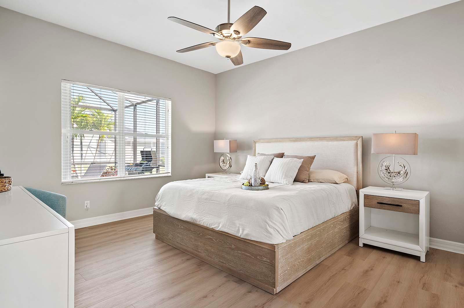 Hauptsuite mit Kingsize-Schlafzimmer und eigenem Bad