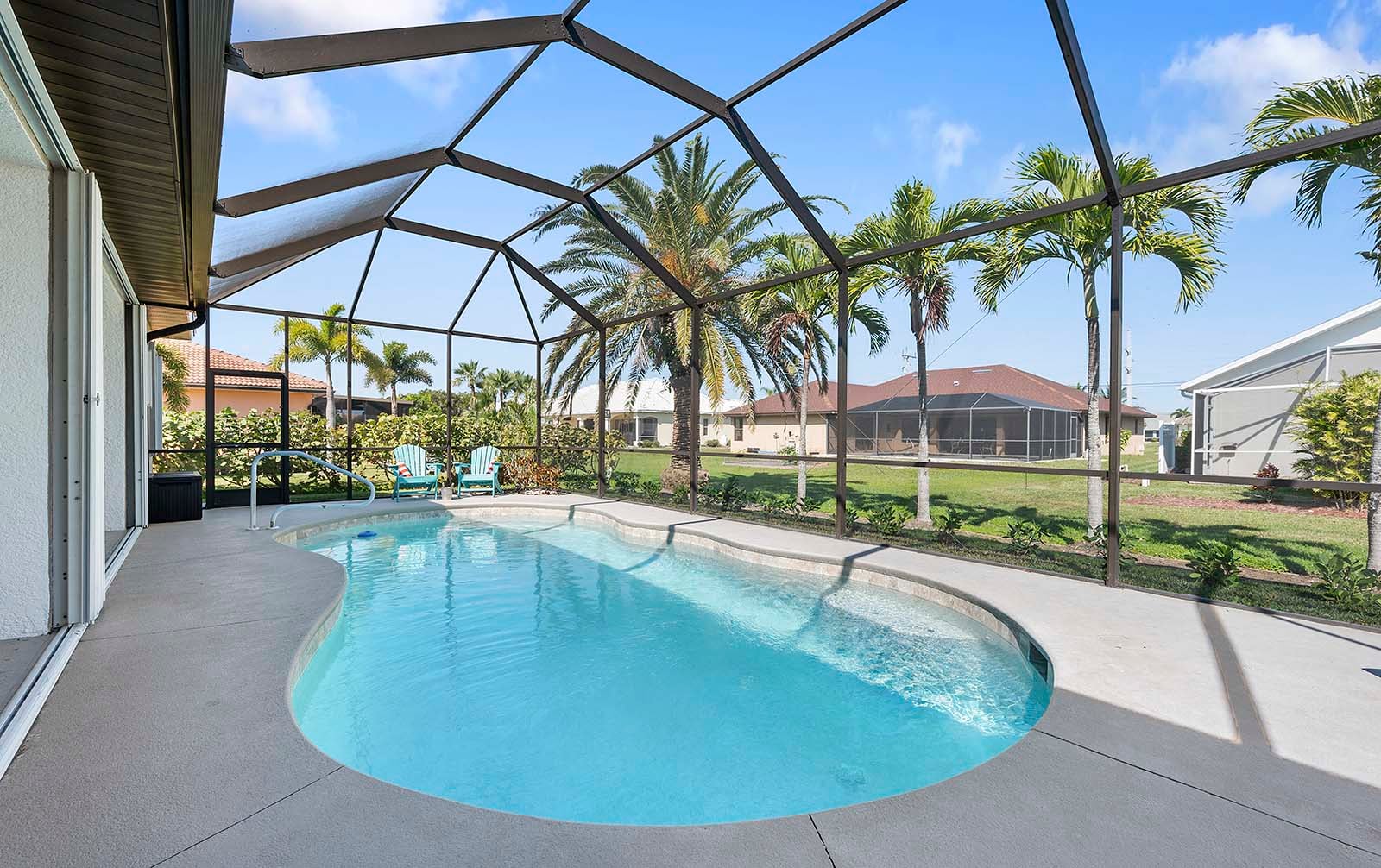 Der Pool bietet tolle Möglichkeiten zum Abkühlen