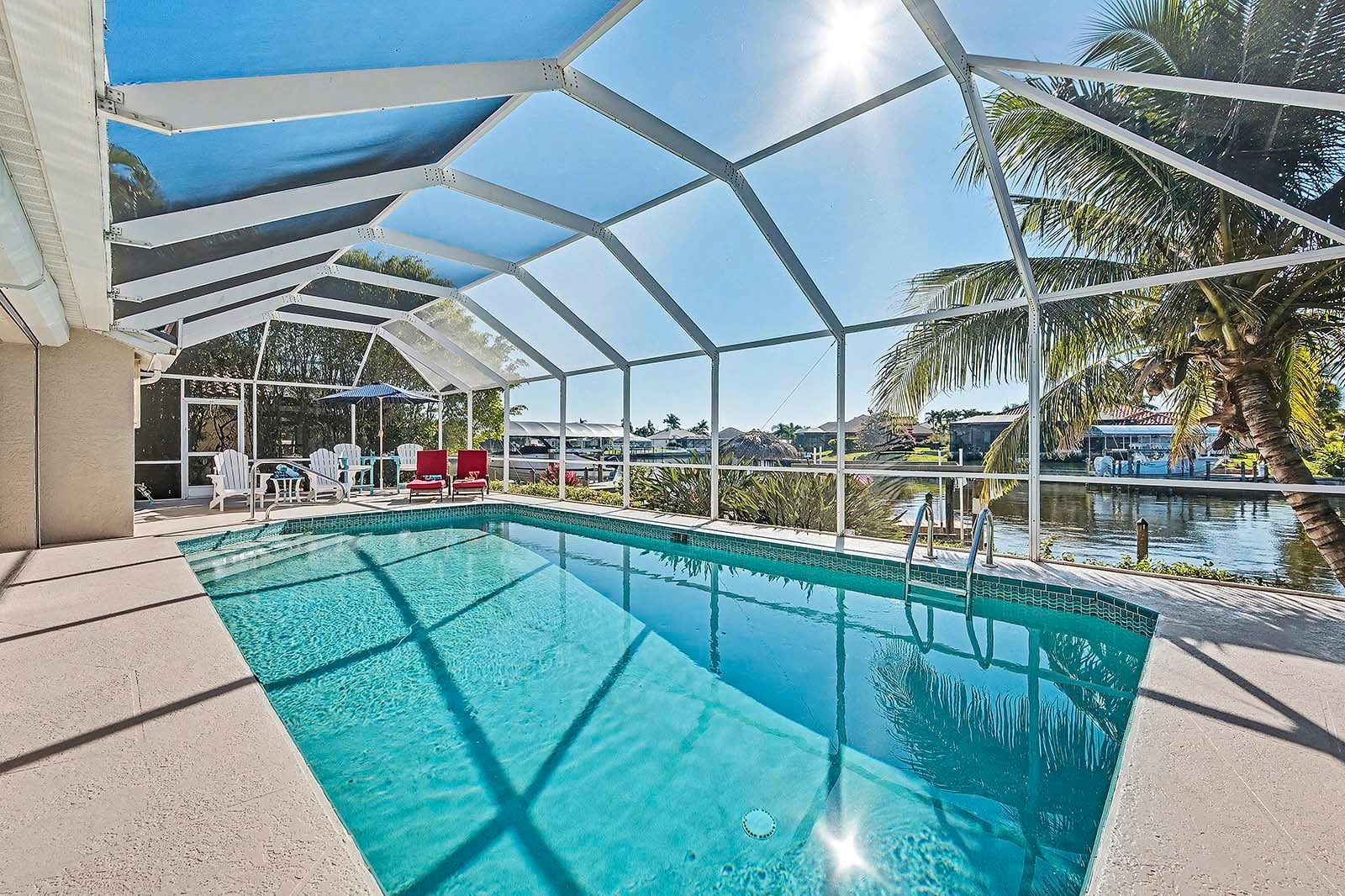 Waterfront SW Cape Coral, Heated Pool + Bootsdock/Tiki Hut, Bikes