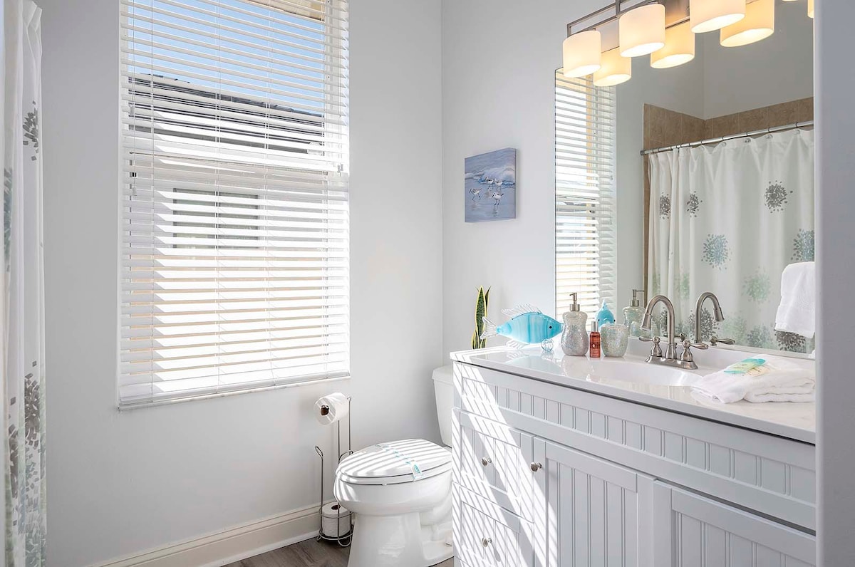 Veranda mit Blick auf den Kanal am Wasser in SW Cape Coral.