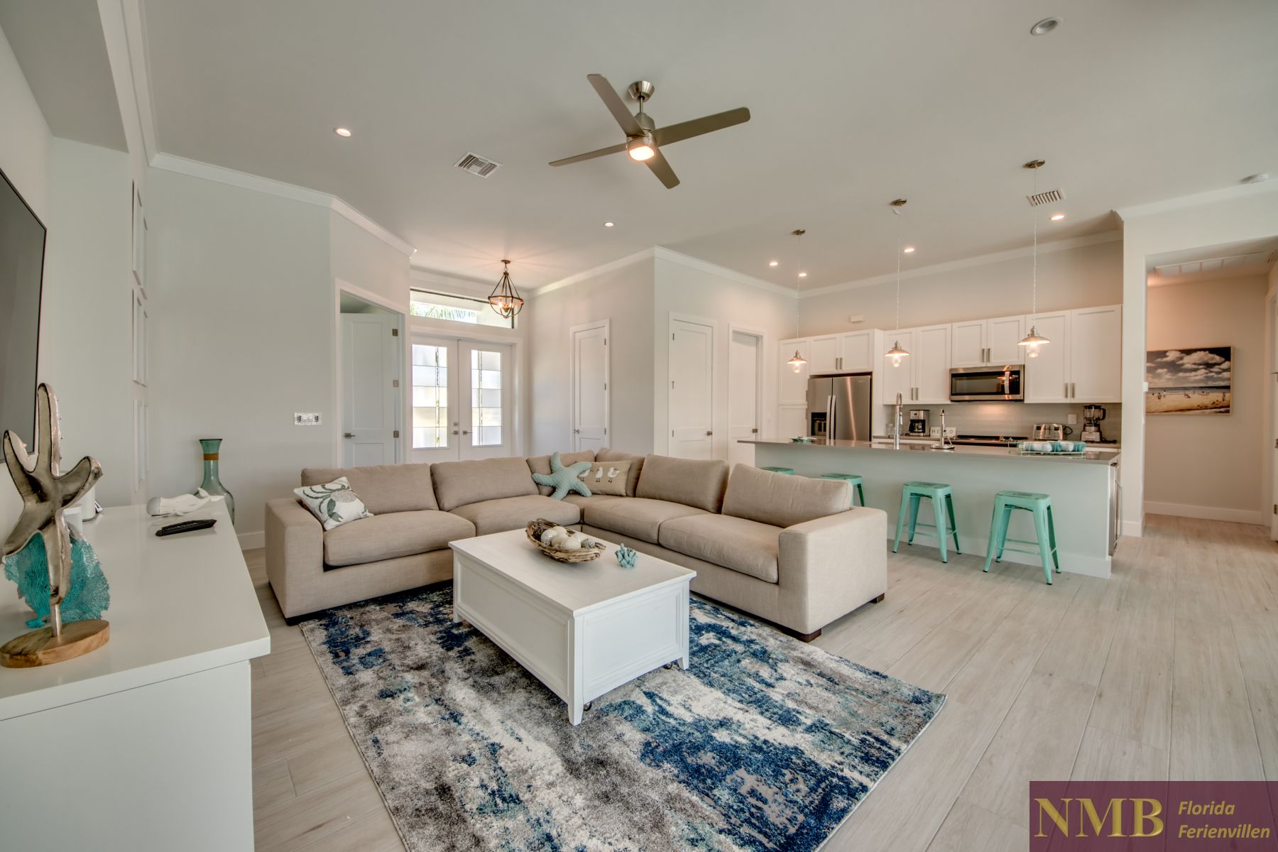 Bella Luna 14 Family Room