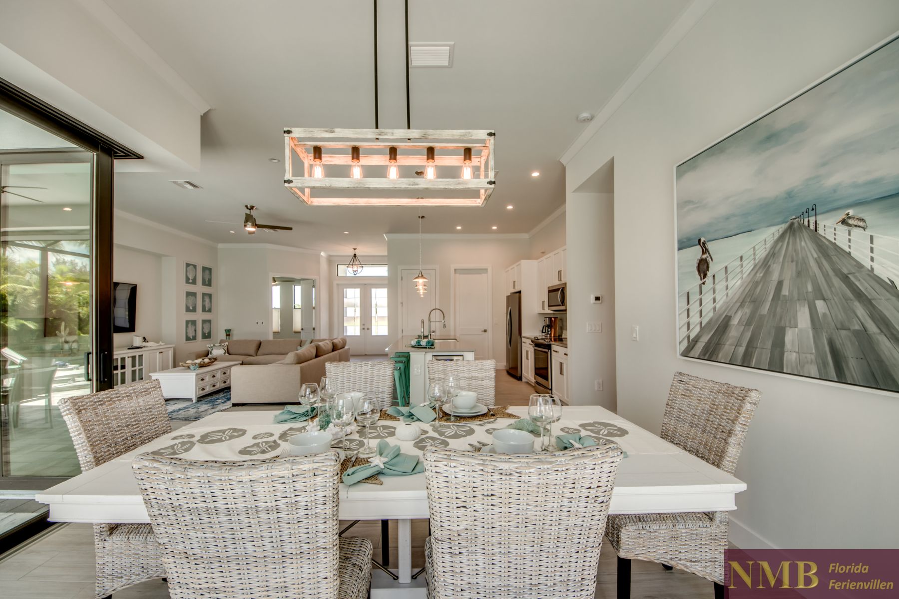 Bella Luna 18 Dining