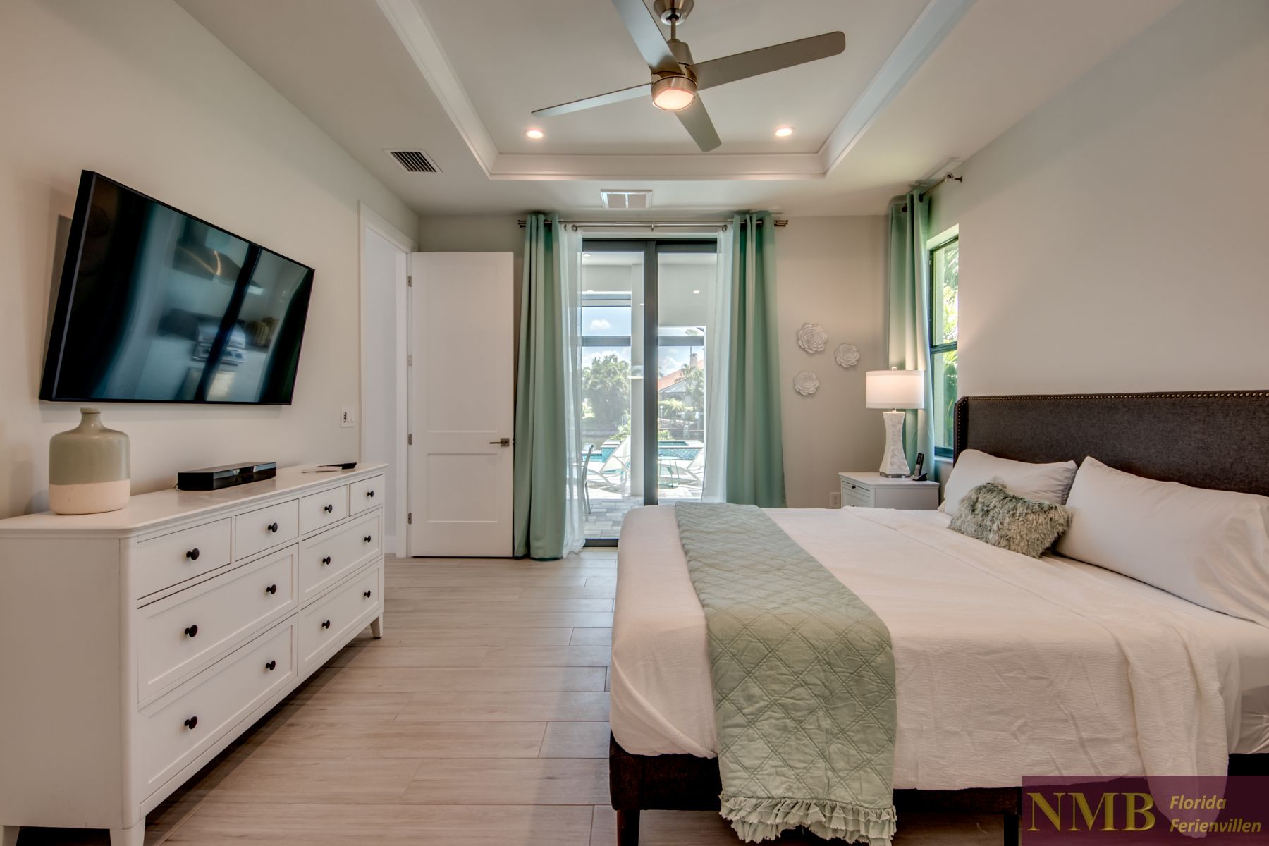 Bella Luna 31 Master Bedroom