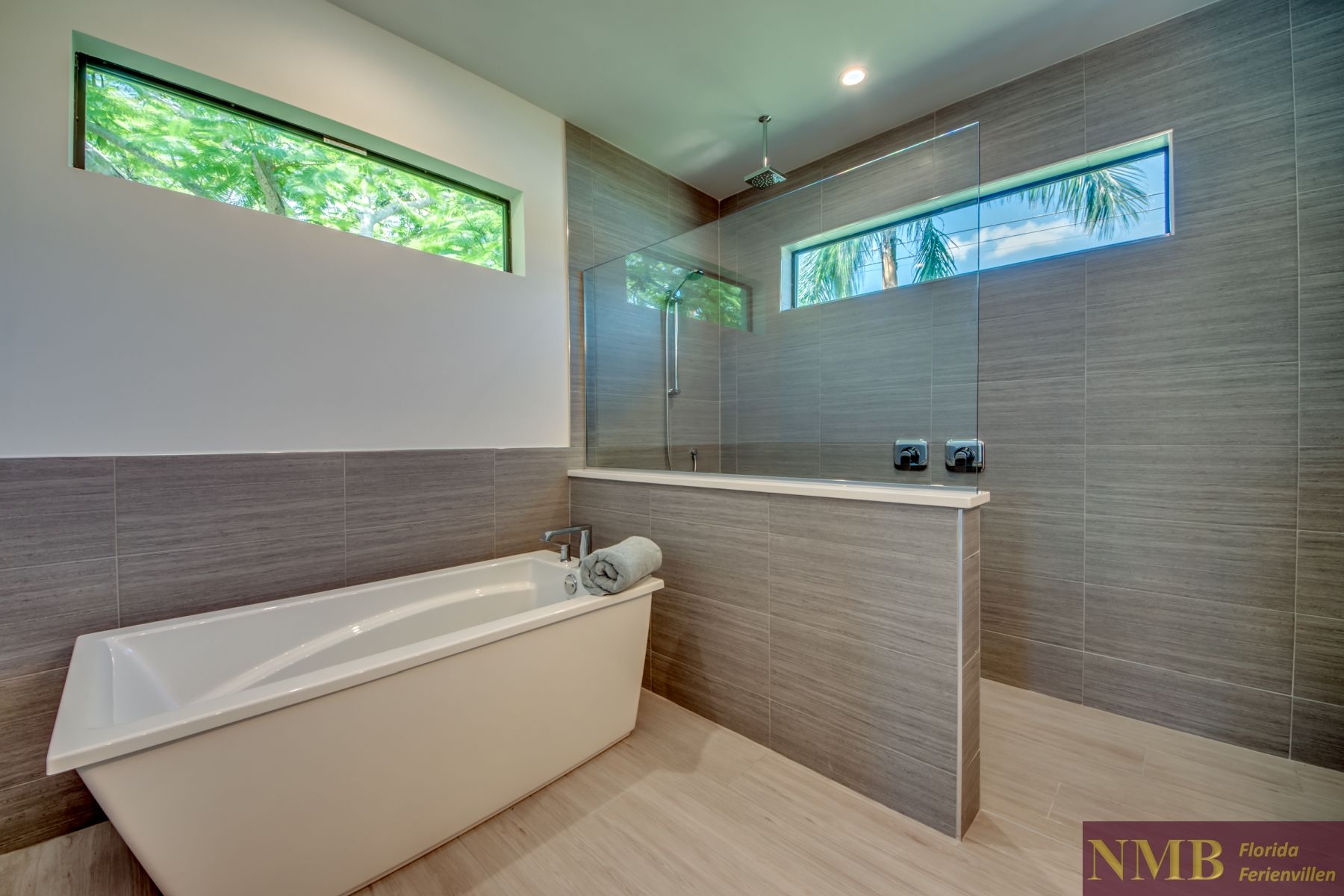 Bella Luna 34 Master Bathroom