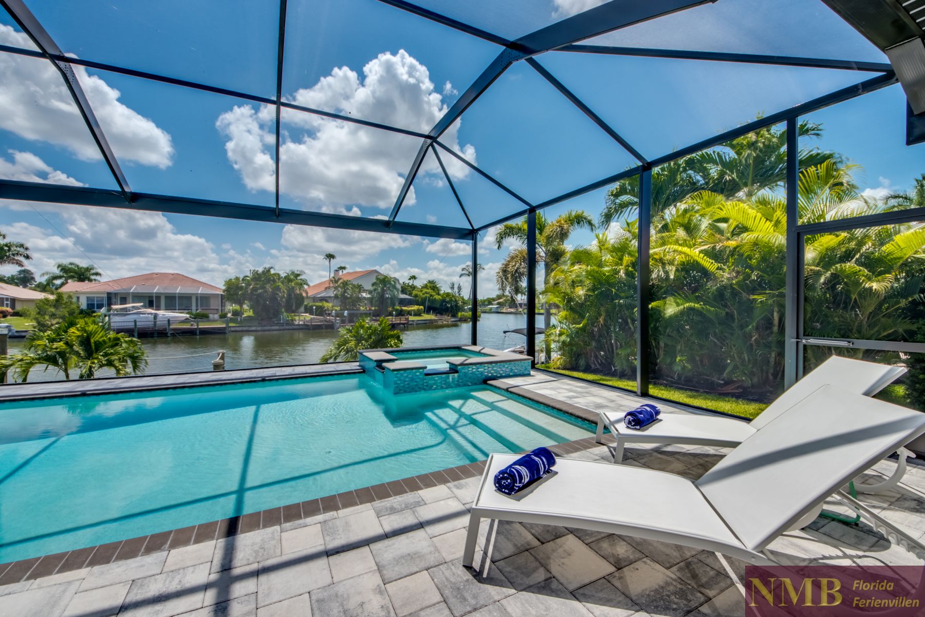 Bella Luna 52 Sun Deck