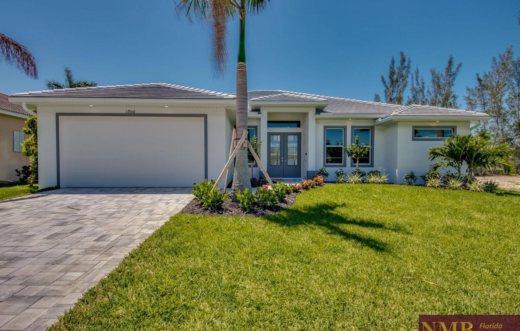 Ferienhaus Aquamarine 4 Front of Villa