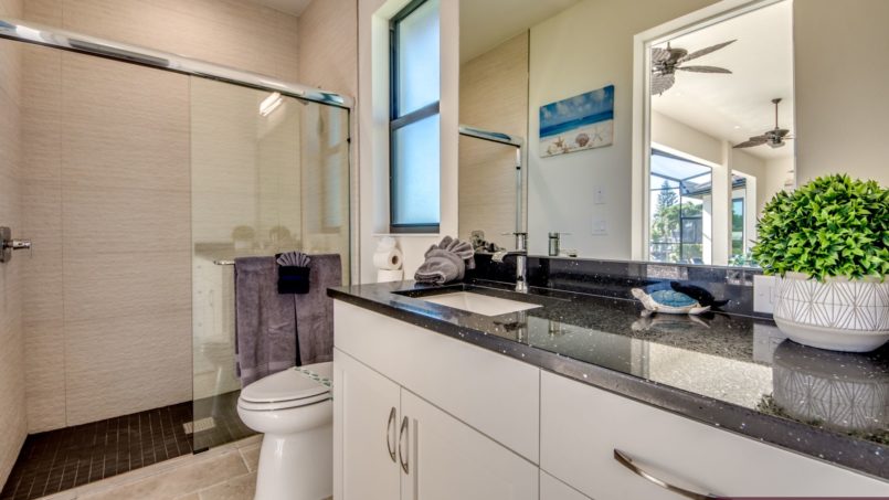 Ferienhaus Cape Coral Genesis 48 Guest Suite Pool Bathroom