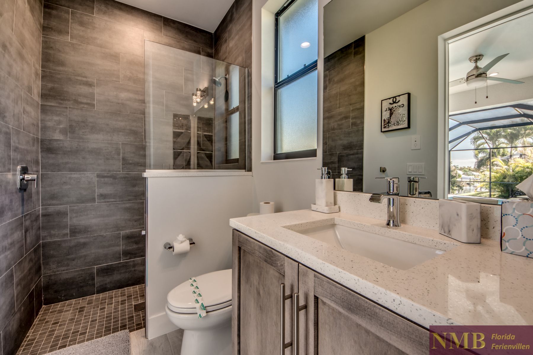 Ferienhaus Cape Coral White Shell 47 Guest Suite Pool Bathroom