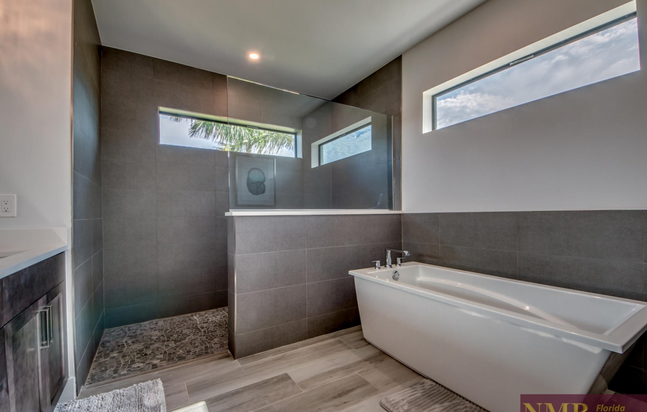 Ferienhaus Chamo Cape Coral 40 Master Bathroom