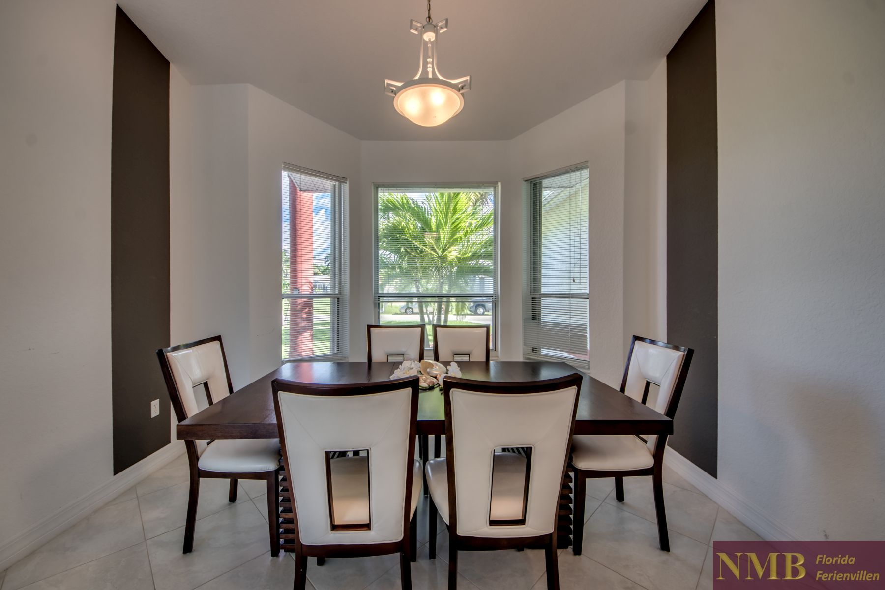 Ferienhaus Harbour View 16 Dining Room