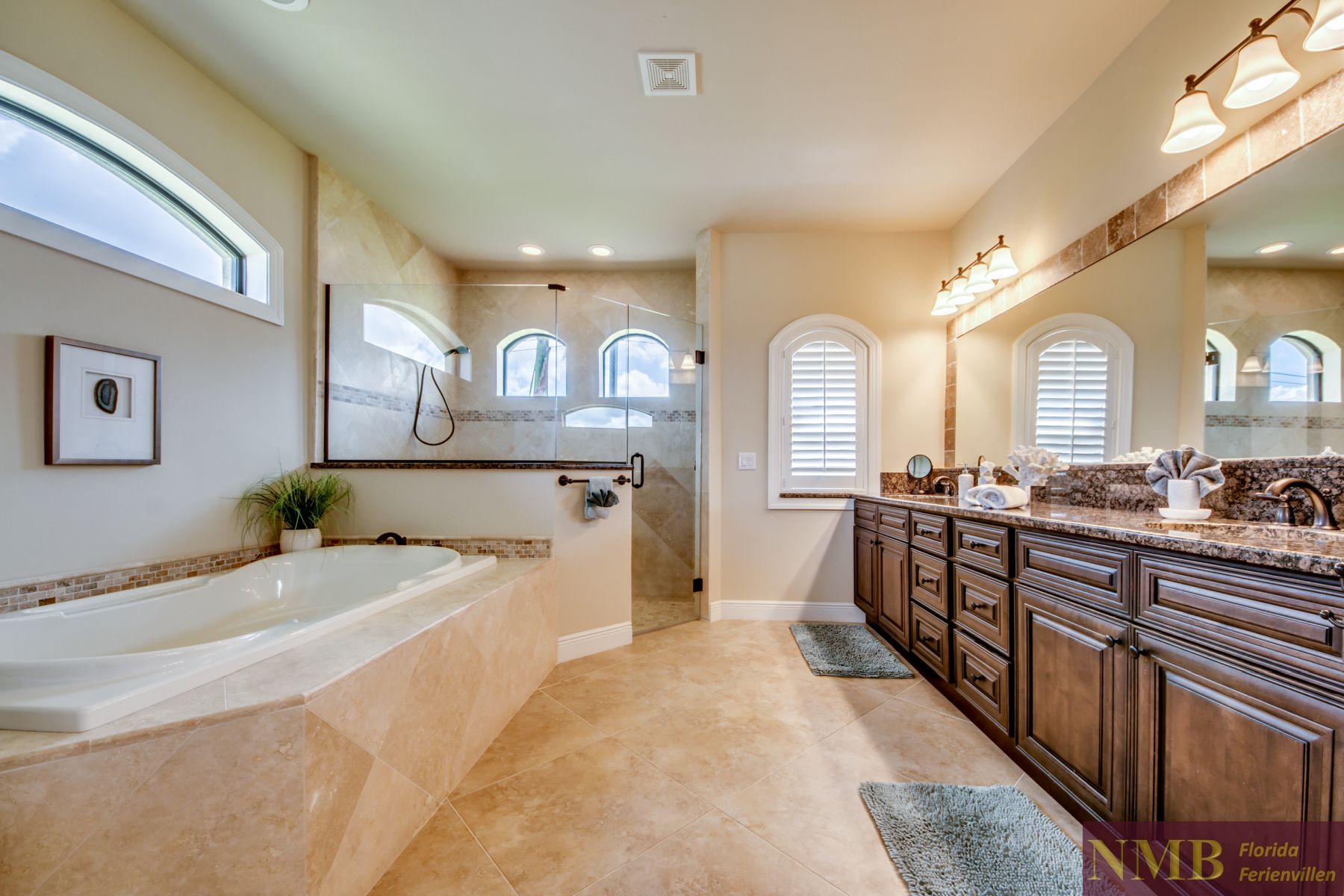 Ferienhaus Mayflower Master Bathroom 2