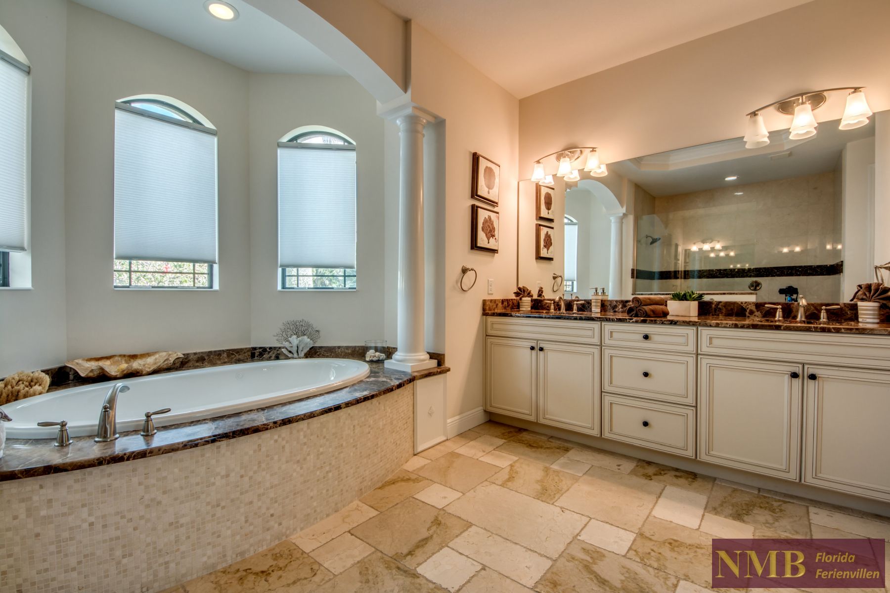 Ferienhaus Royal Residence Master Bathroom 2