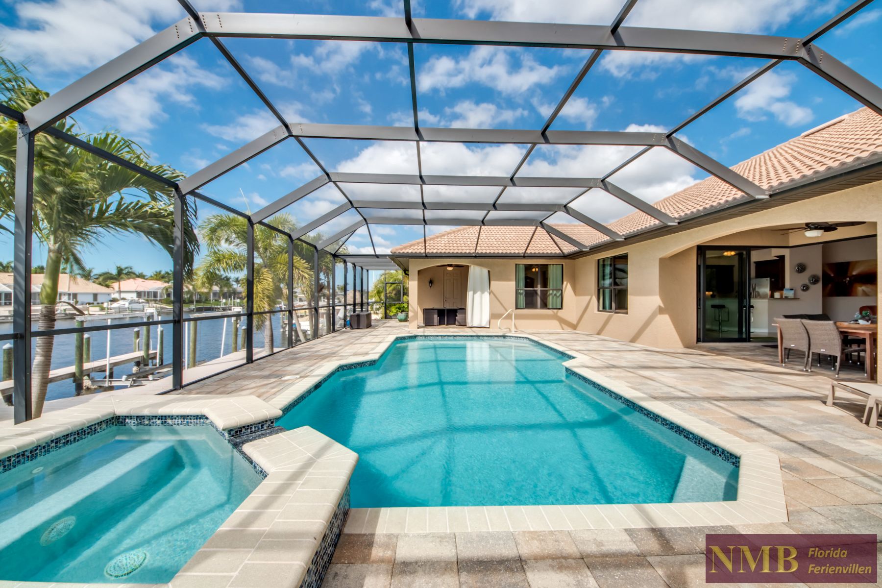 Ferienhaus Royal Residence Pool 1