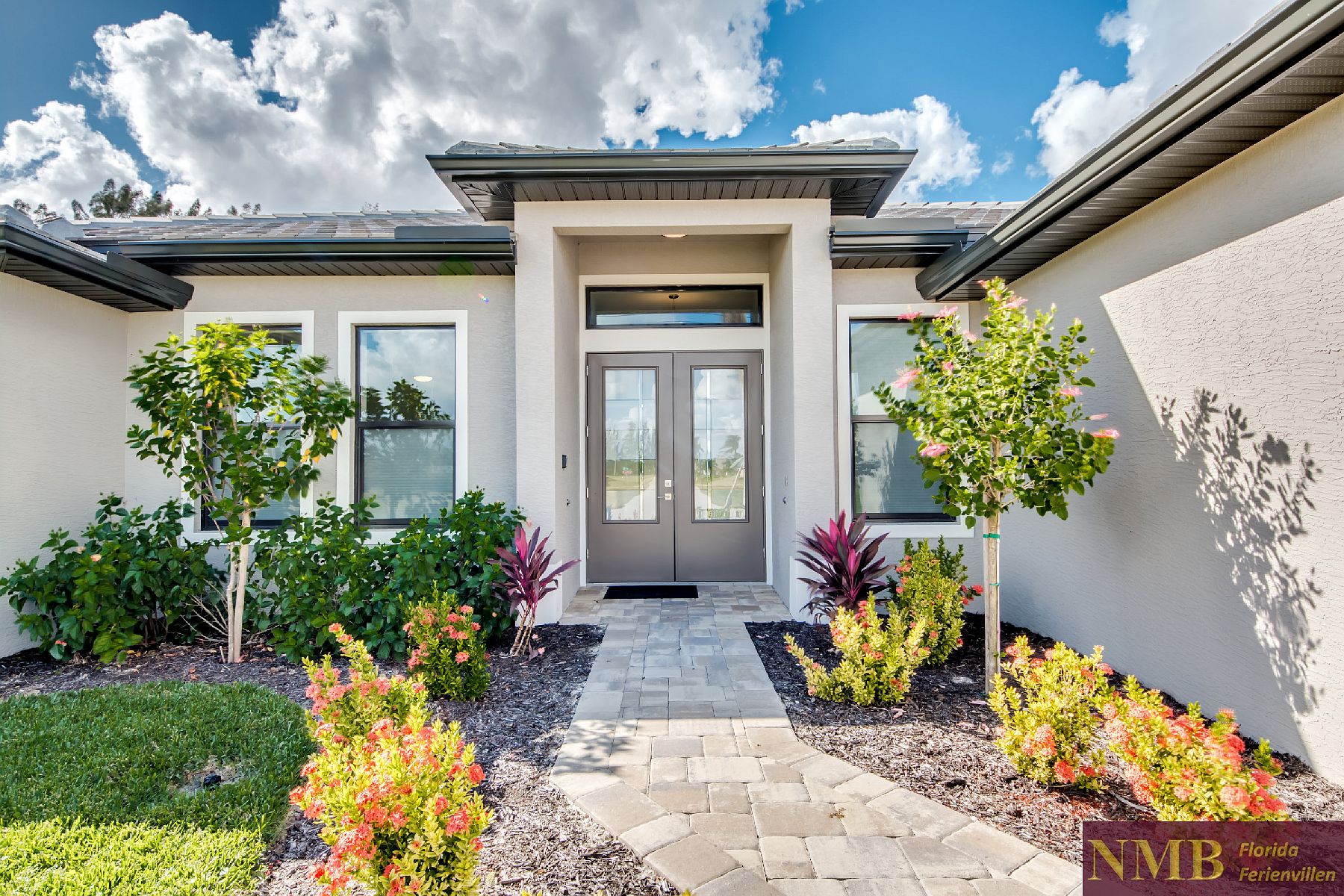 Ferienhaus Clifton Bay Front of Villa 1