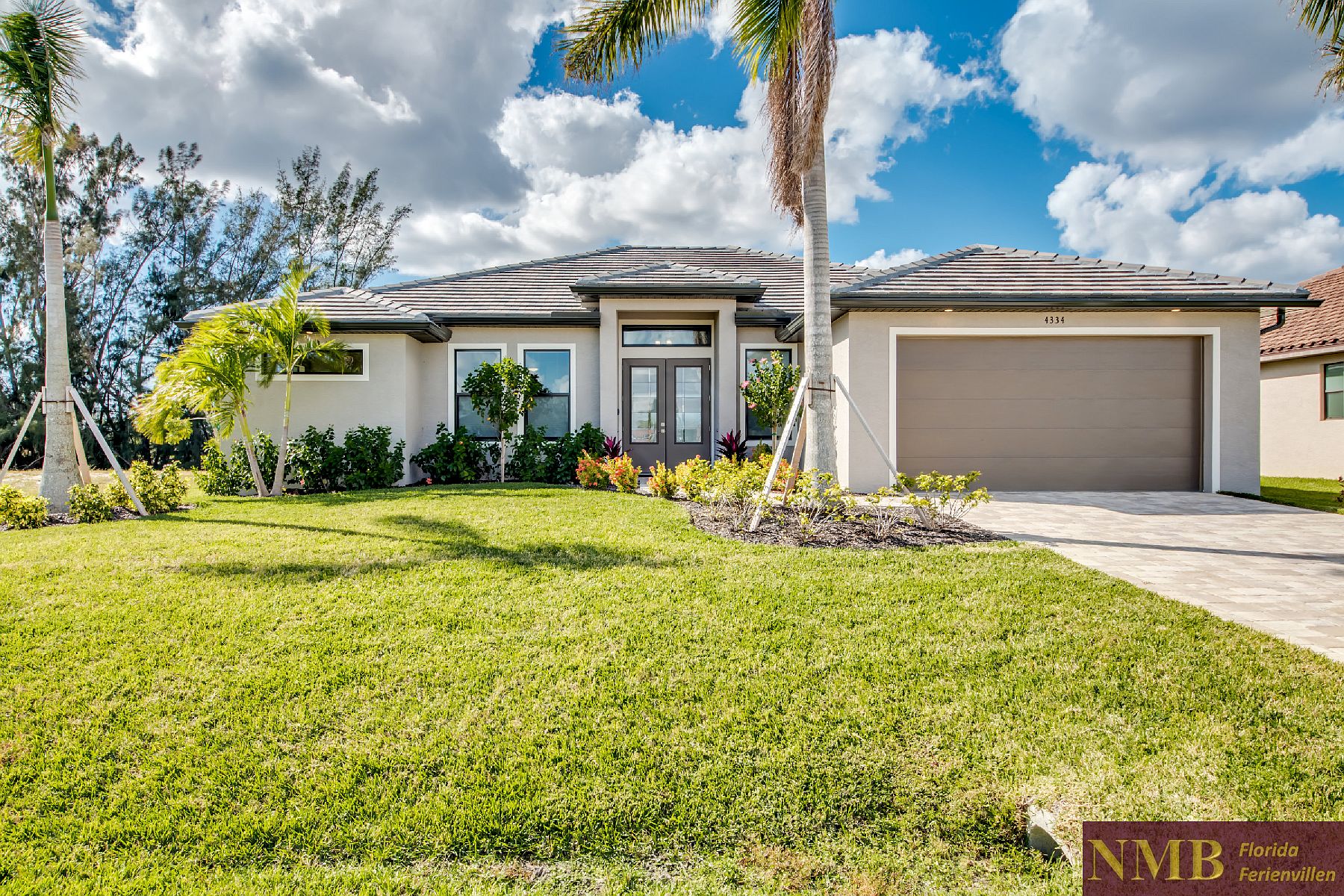Ferienhaus Clifton Bay Front of Villa 3