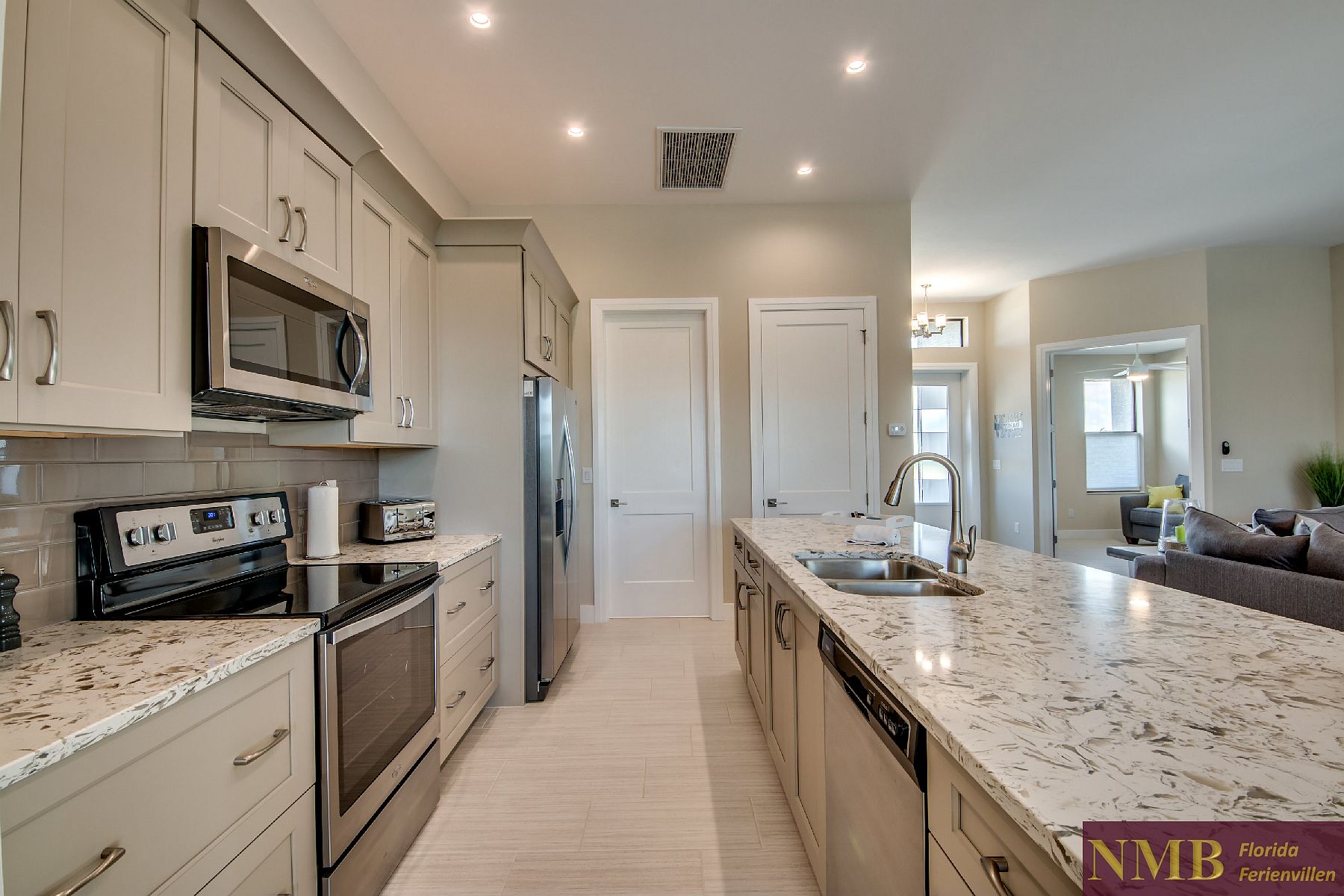 Ferienhaus Clifton Bay Kitchen 5