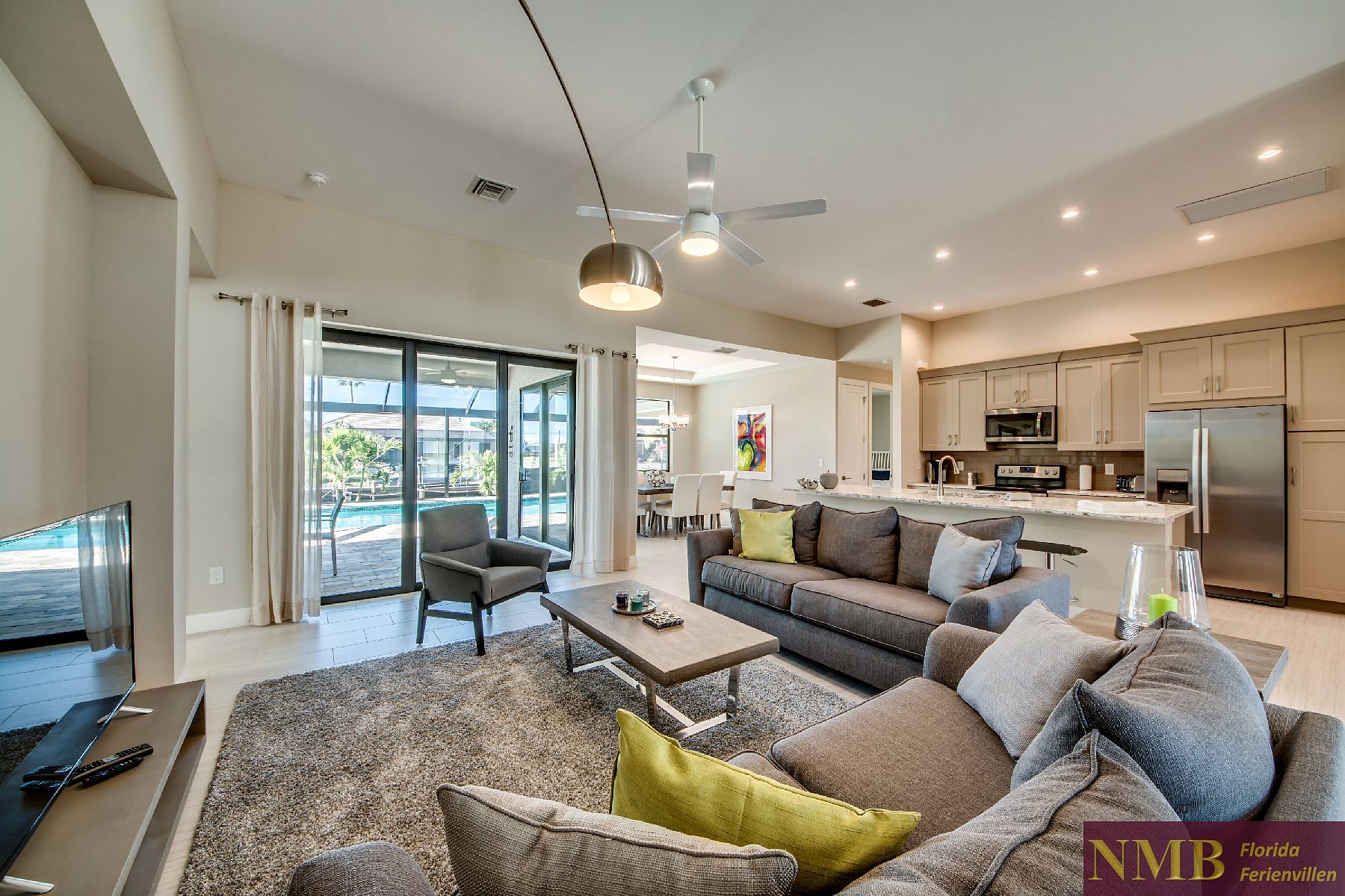 Ferienhaus Clifton Bay Living Room 1