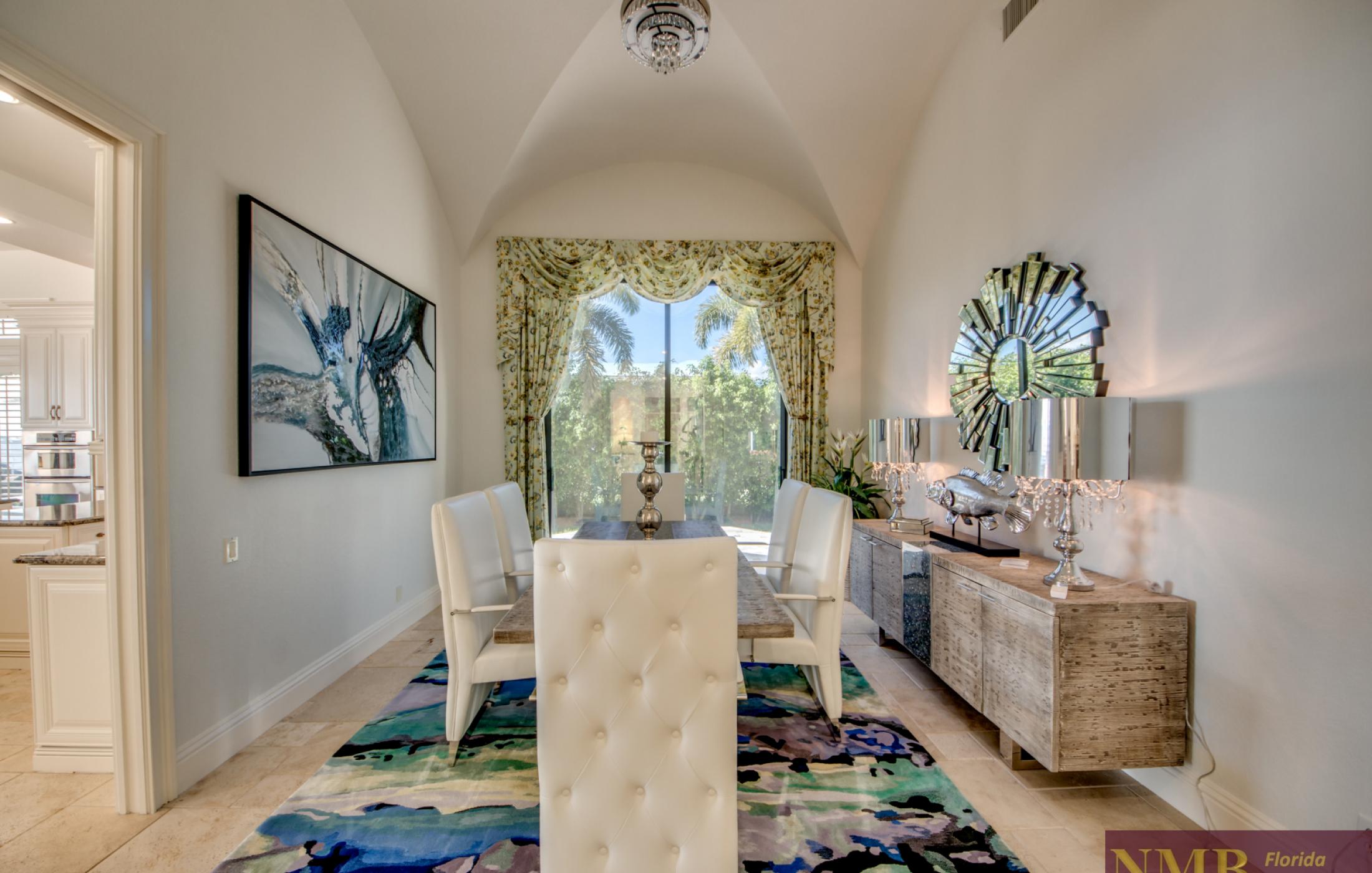 Luxus Villa Caloo 17 Dining Room