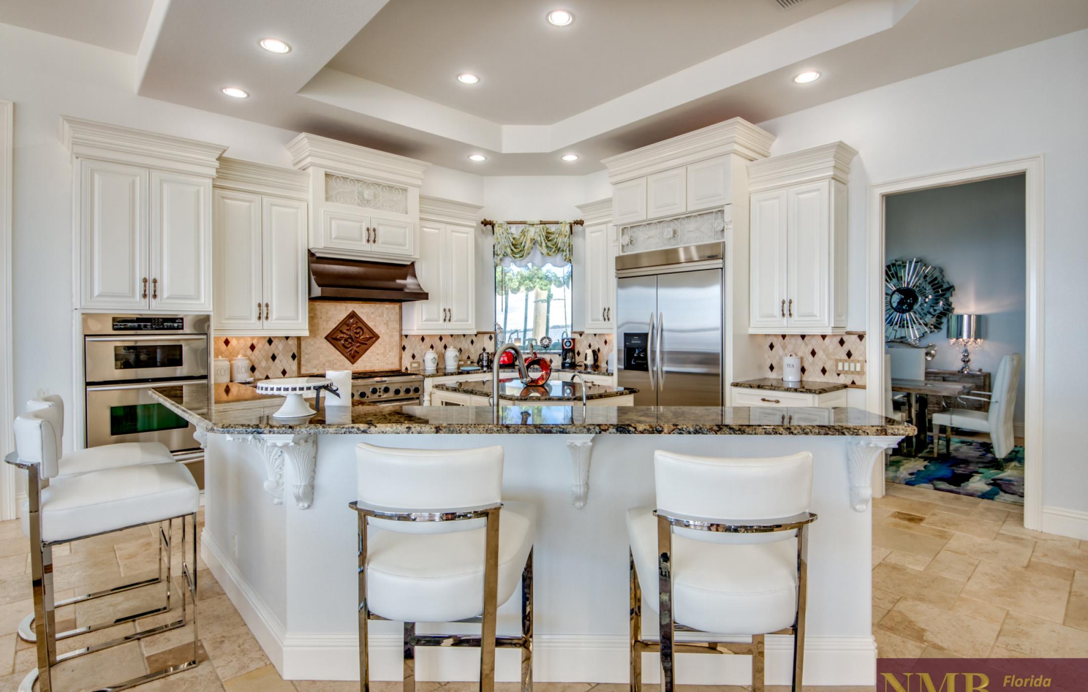 Luxus Villa Caloo 21 Kitchen