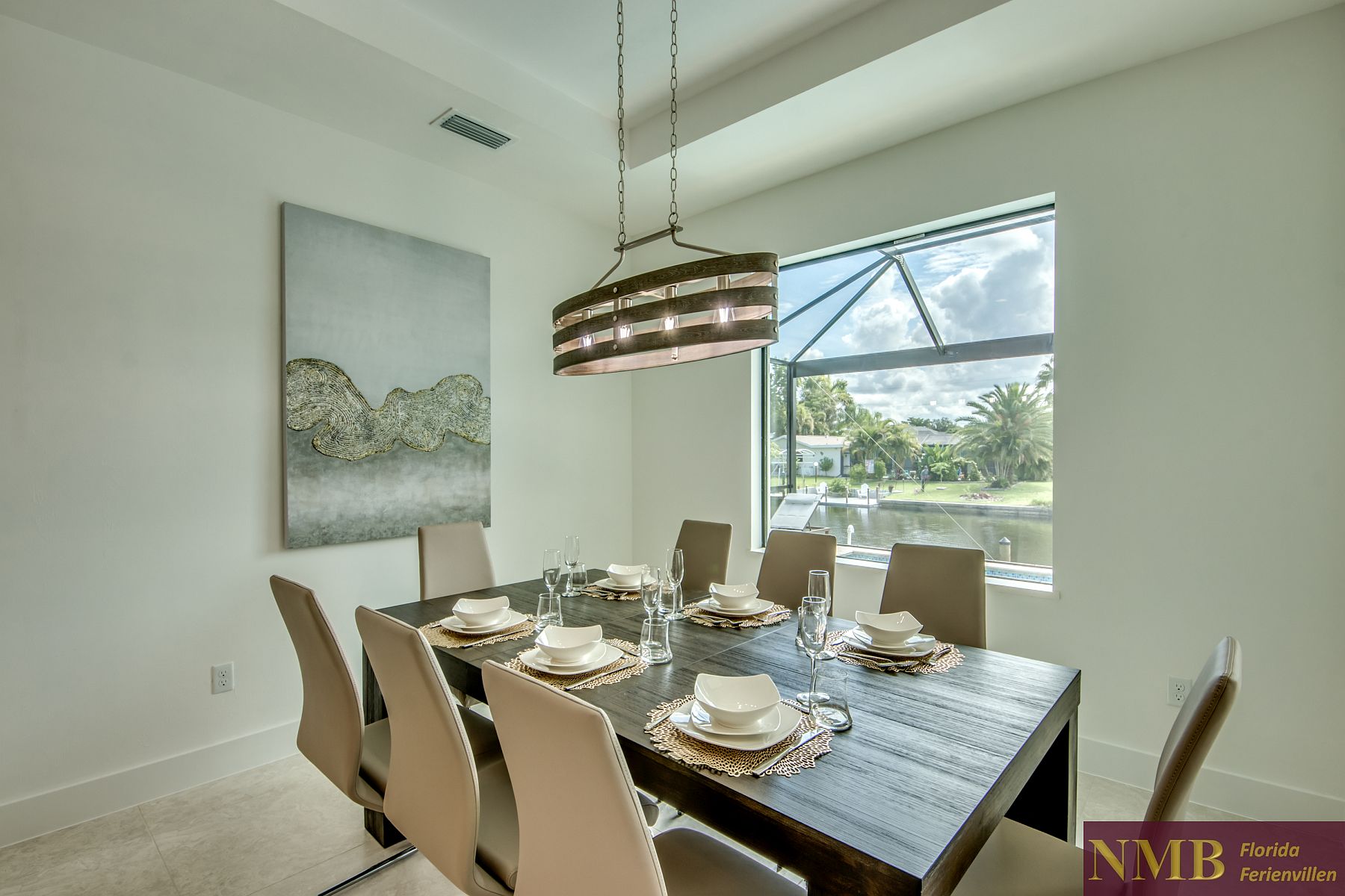 Pelican Bay 14 Dining