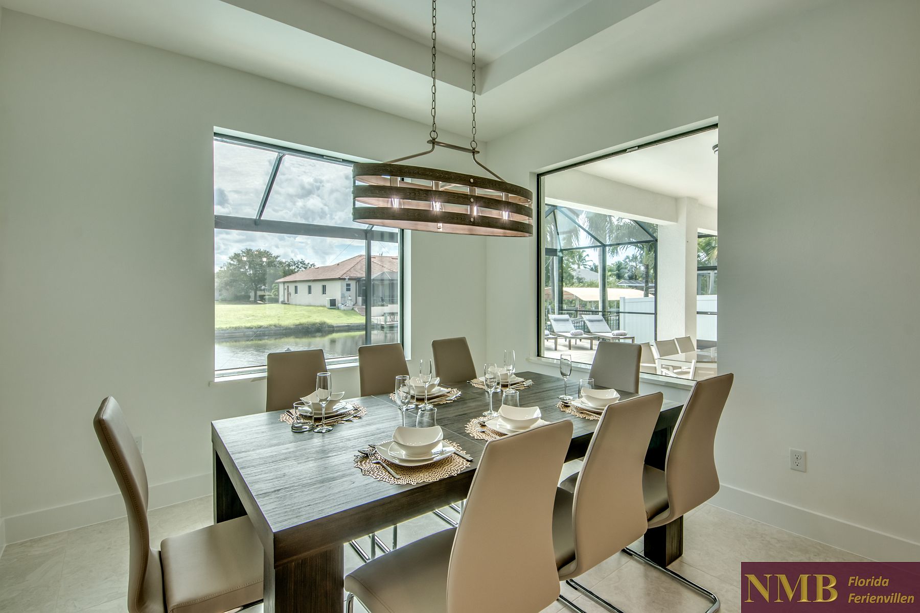 Pelican Bay 17 Dining