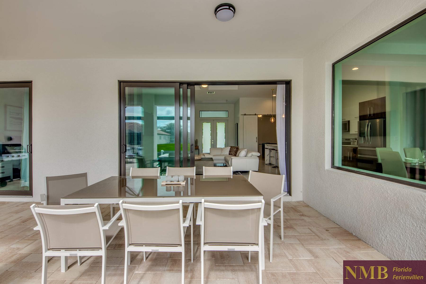 Pelican Bay 45 Lanai