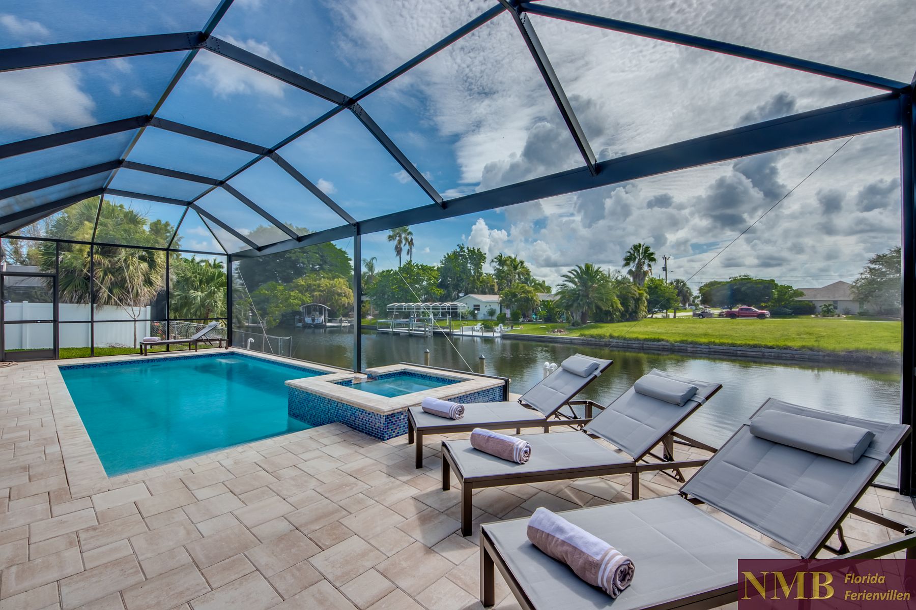 Pelican Bay 47 Sun Deck