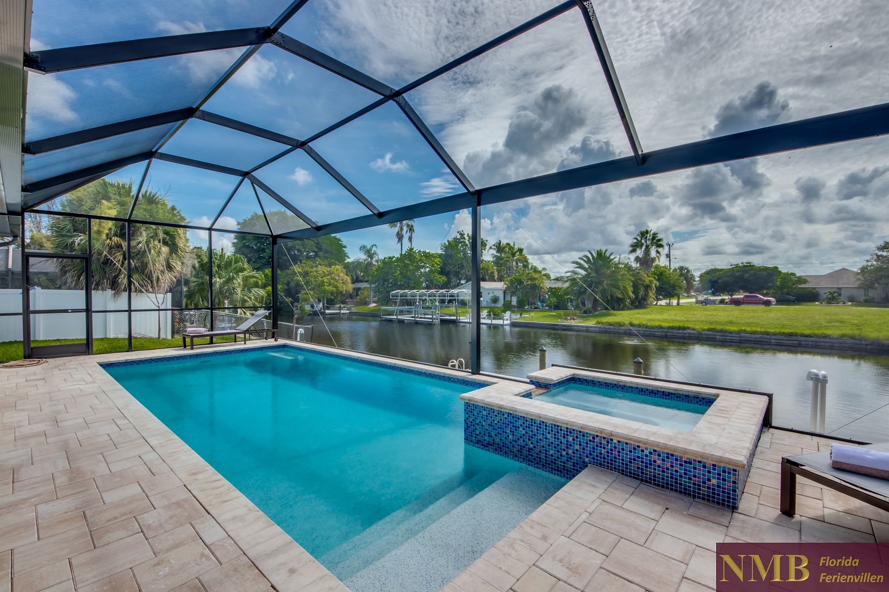 Pelican Bay 49 Hot Tub Pool