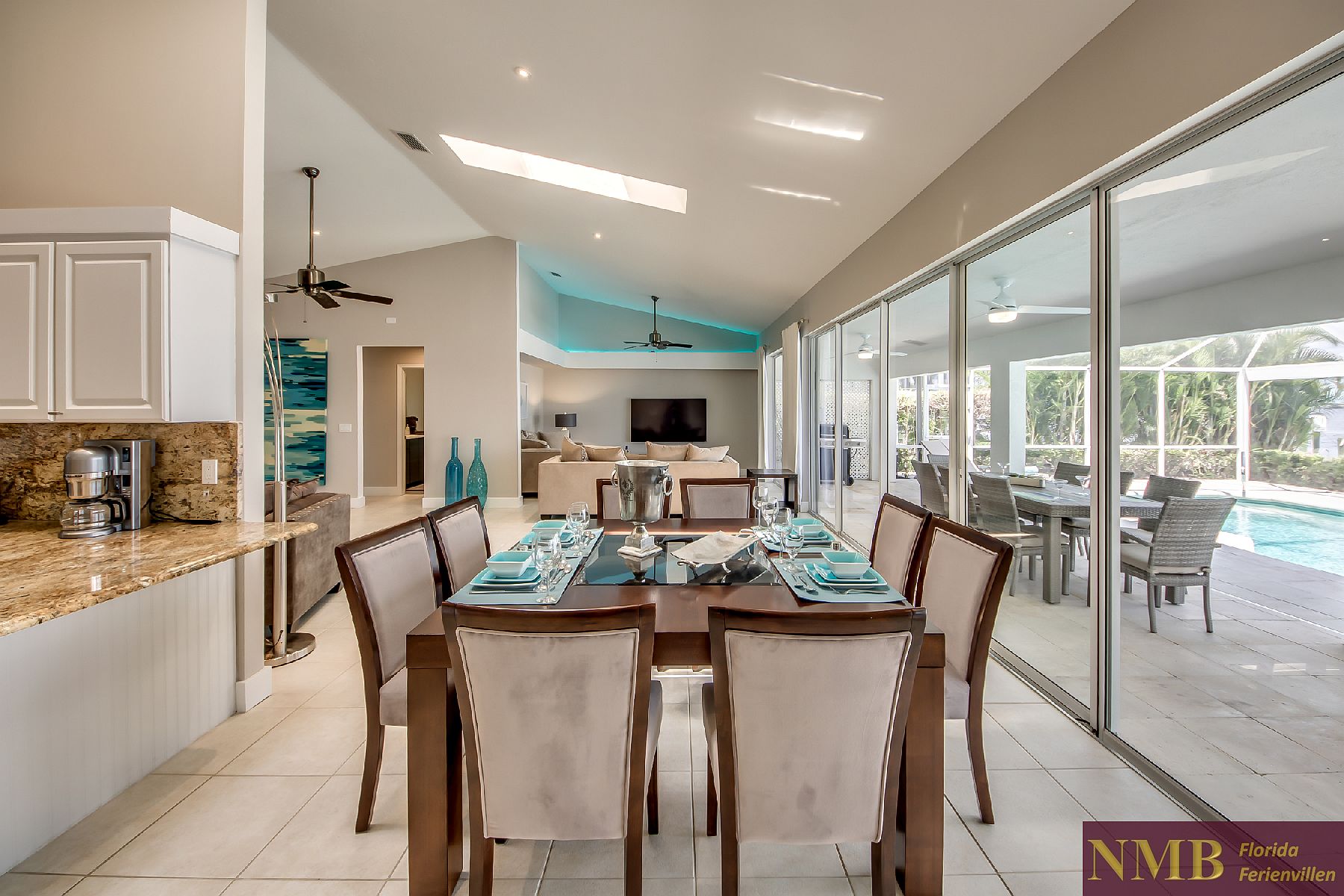 Vacation Rental River Pearl Dining Area 1