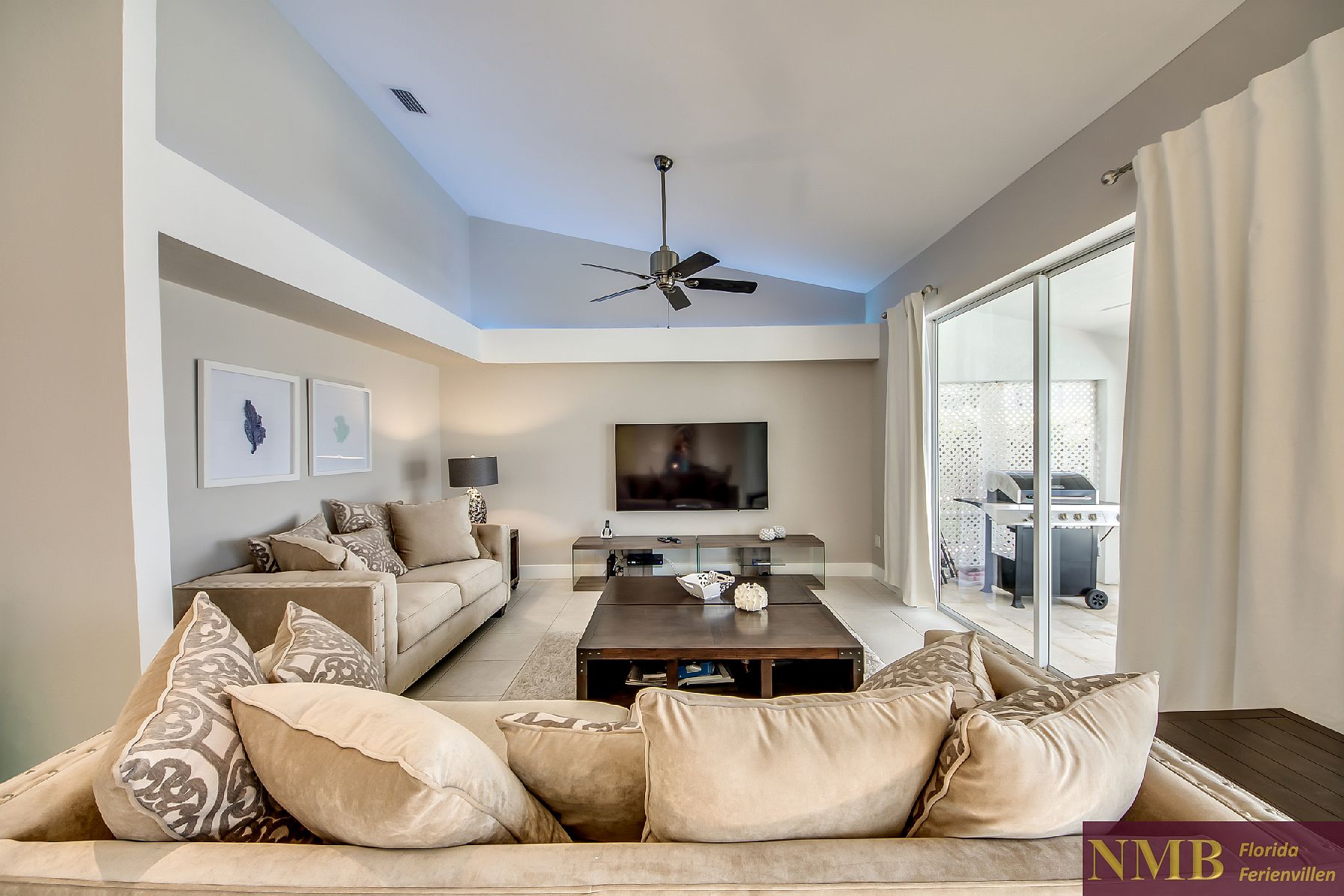 Vacation Rental River Pearl Family Room