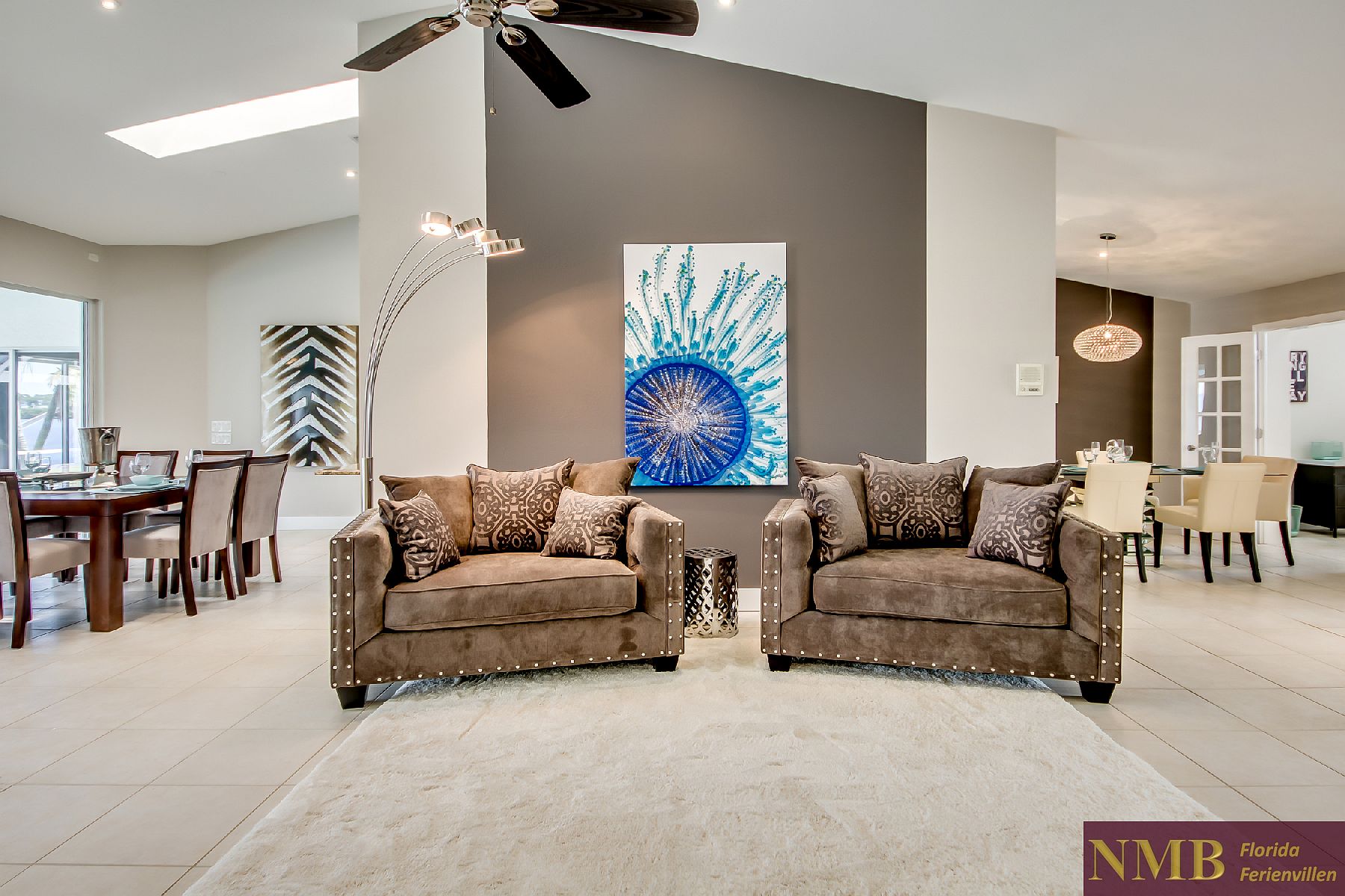 Vacation Rental River Pearl Living Room 2