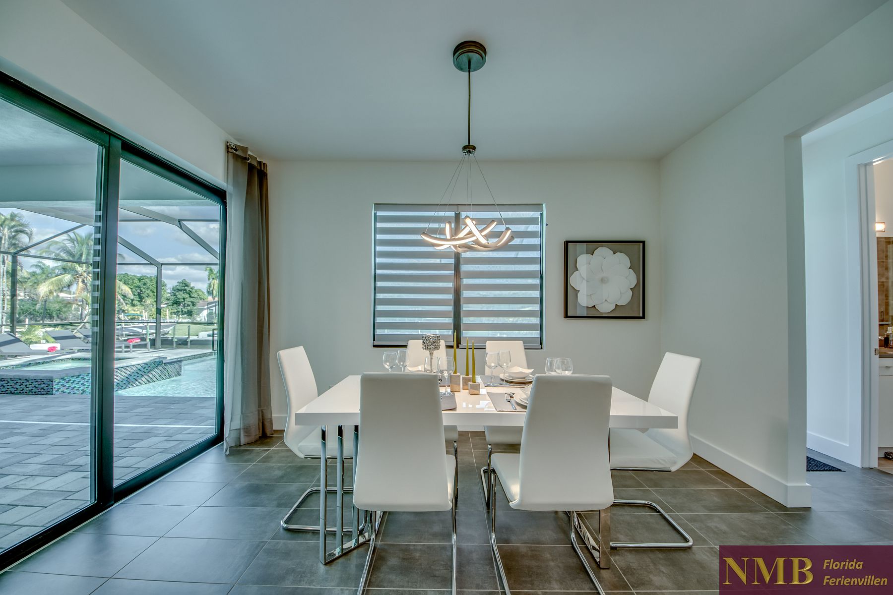 Villa Neo 27 Dining Room