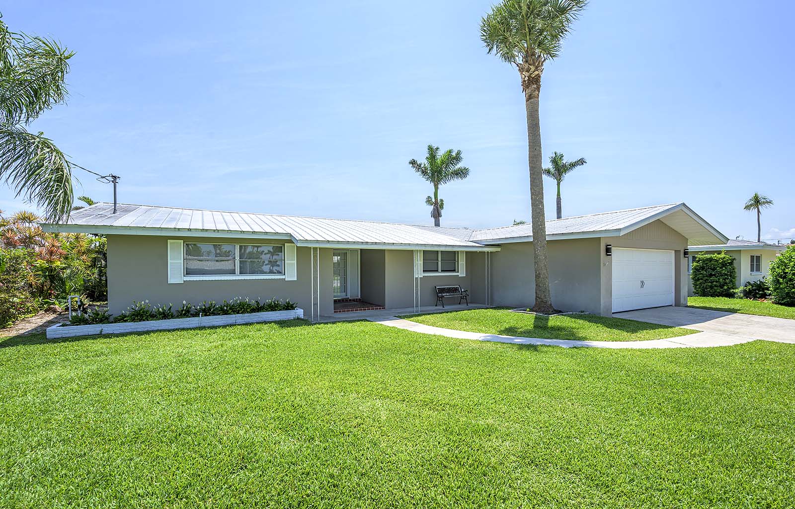 130 SW 52nd St CC 08