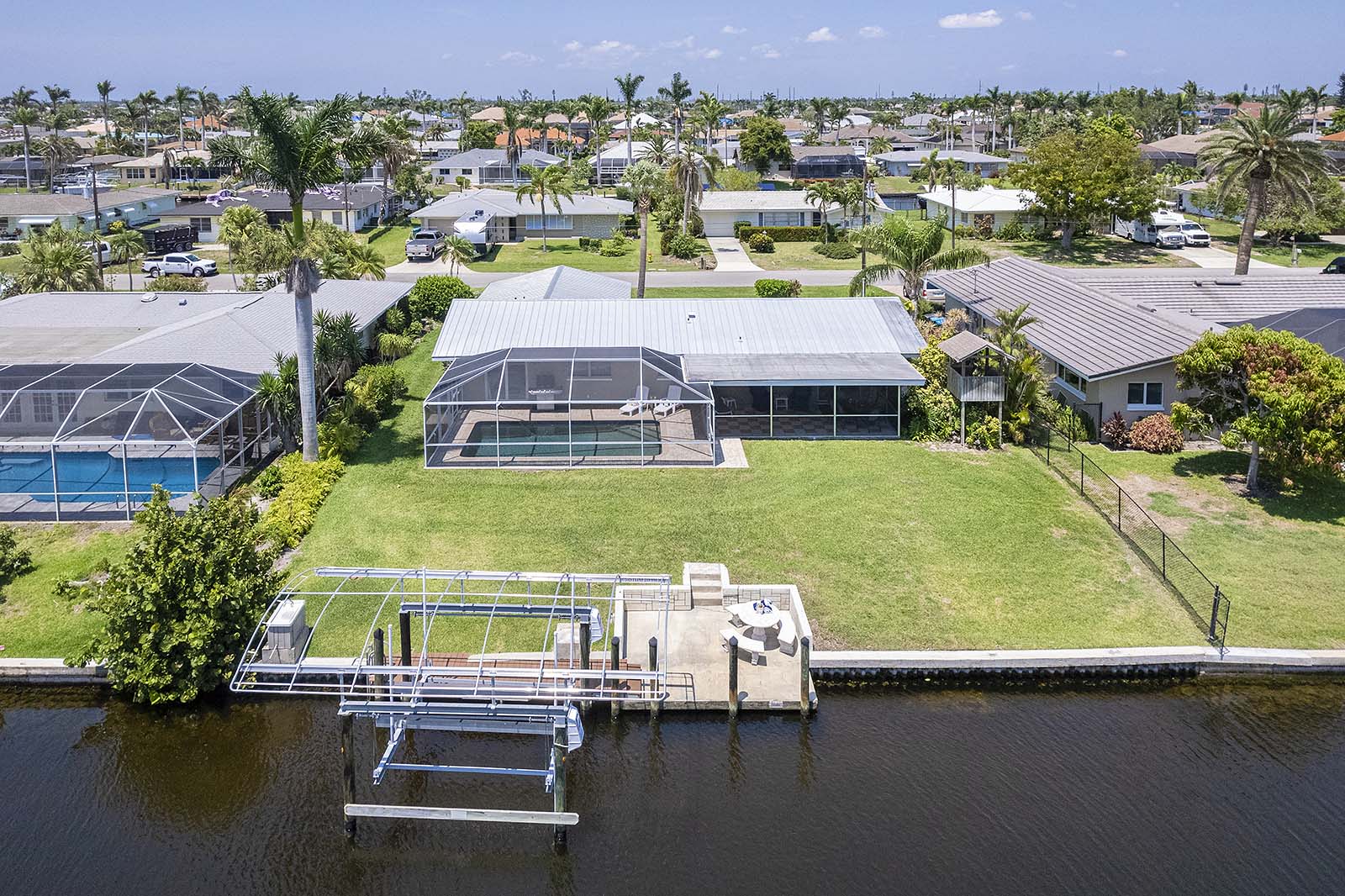 130 SW 52nd St CC 18