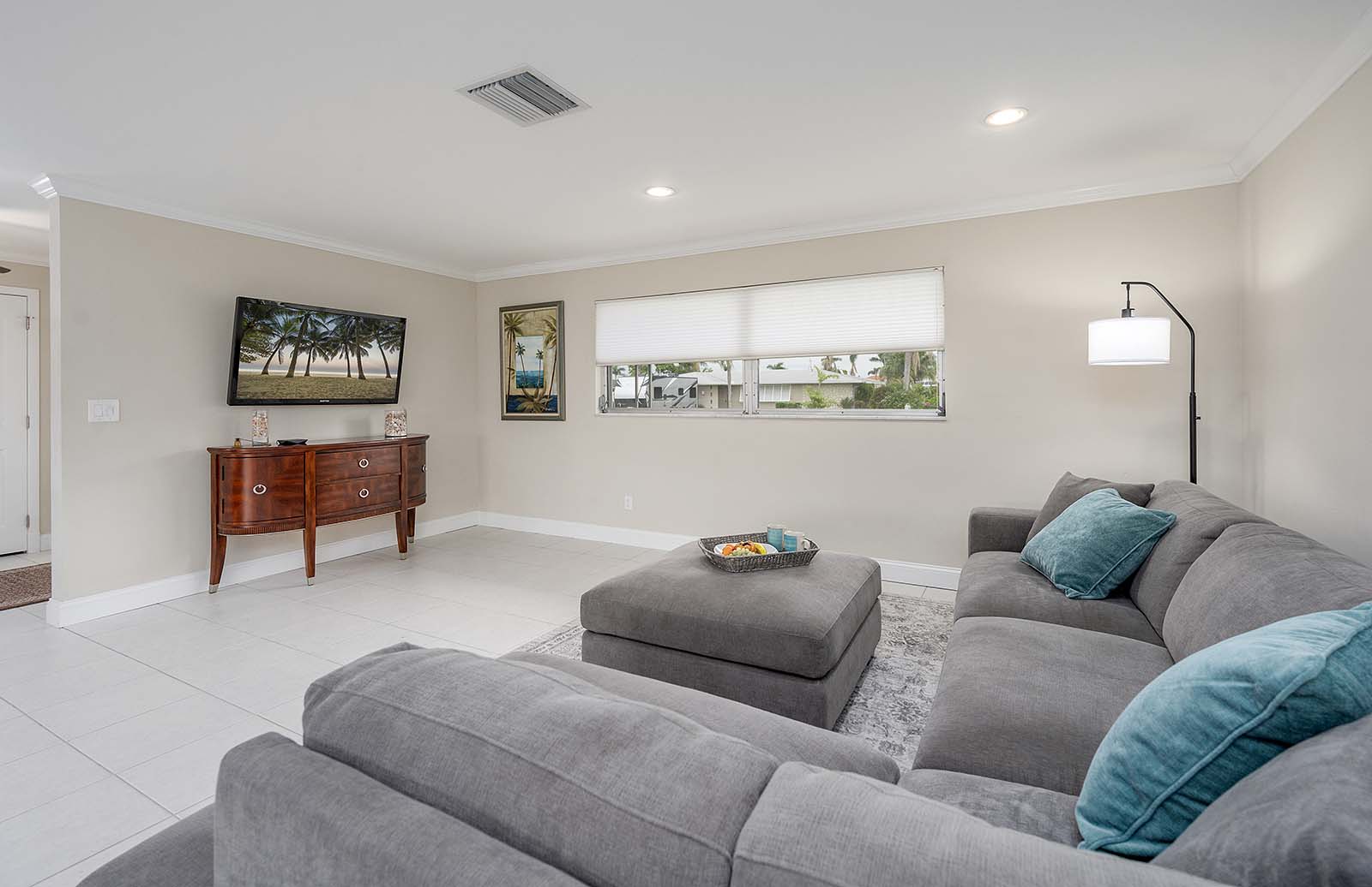 130 SW 52nd St CC 25