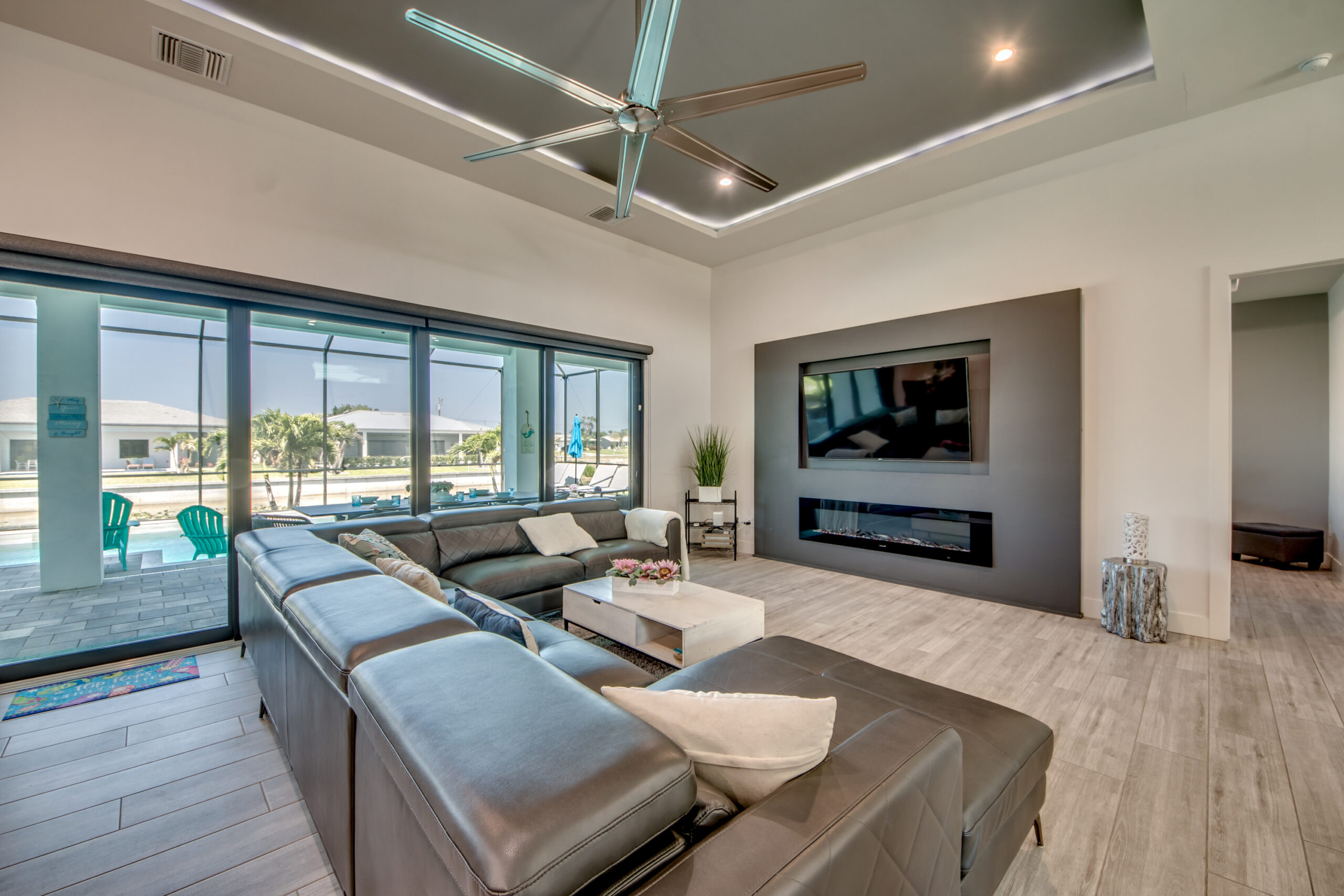 12 Family Room scaled