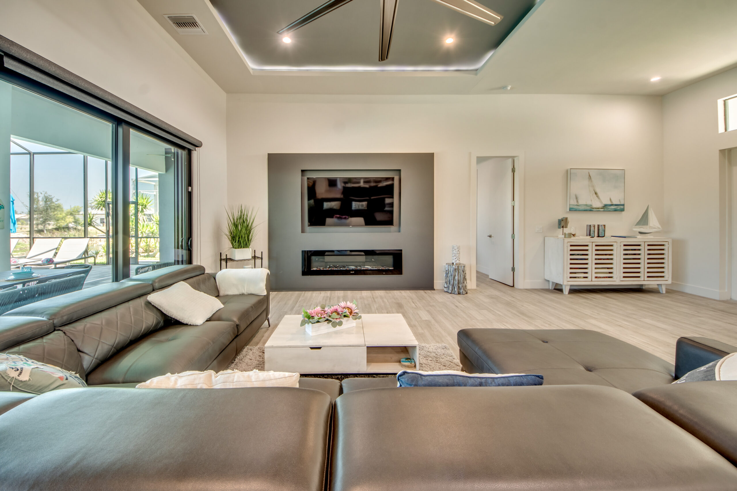 14 Family Room scaled