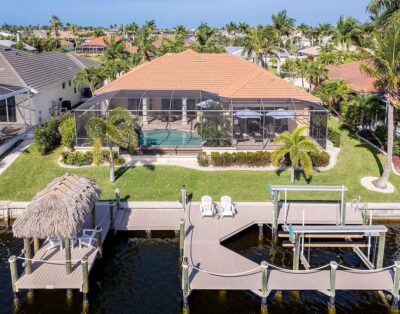 Villa mit Infinity-Pool und Tiki-Hut | Tropical Dream